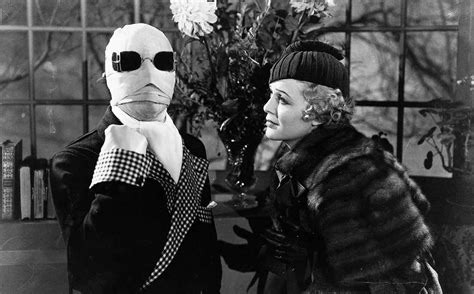 ¿Sabías Que 'The Invisible Man' de James Whale Es Una Obra Maestra del Cine Fantástico que Explora Temas de Inmortalidad y Sociedad?